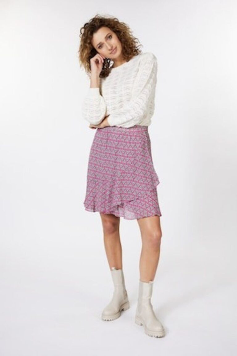 Jarní svetr s lehkou sukní od značky Esqualo ideální pro teplé letní večery kolekce jaro léto 2024