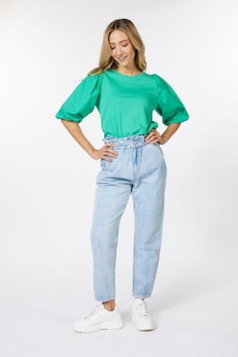 Módní džíny a top v zelené barvě od značky Esqualo